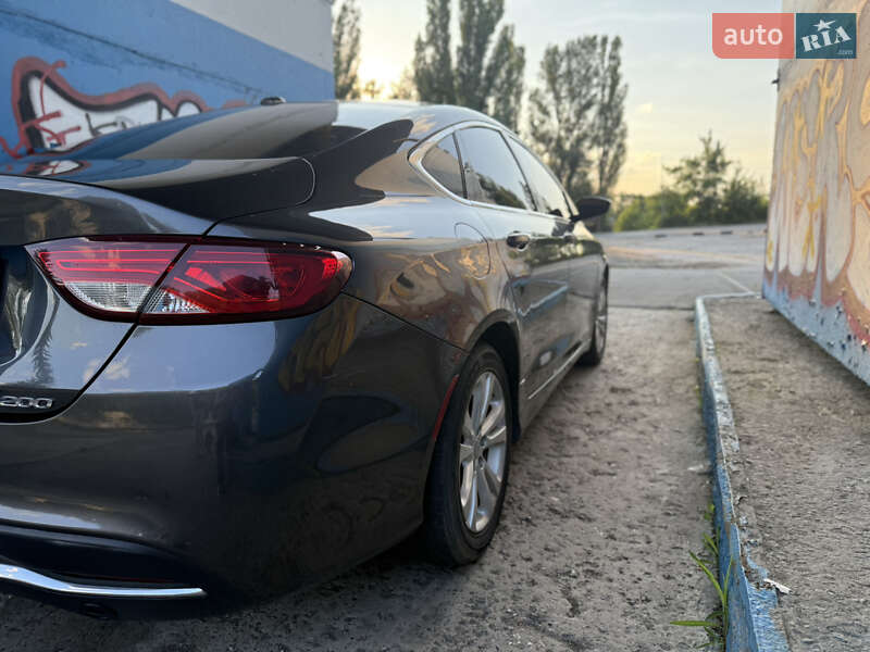 Седан Chrysler 200 2015 в Хмельницком