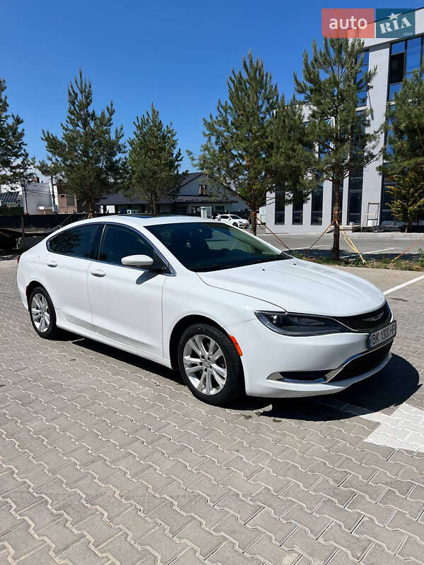 Седан Chrysler 200 2015 в Киеве