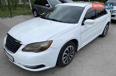 Седан Chrysler 200 2012 в 