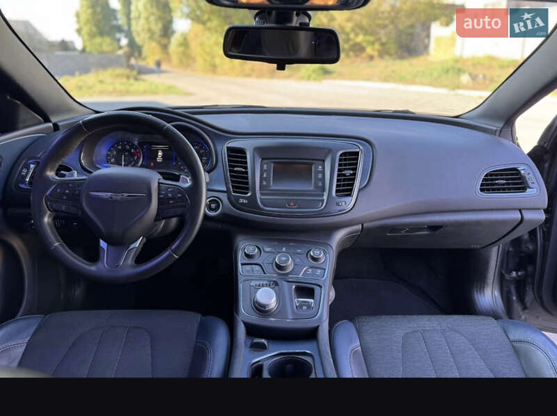 Седан Chrysler 200 2015 в Балте