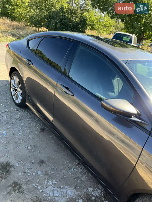 Седан Chrysler 200 2015 в Балте