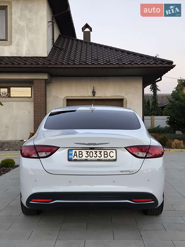Седан Chrysler 200 2014 в Виннице