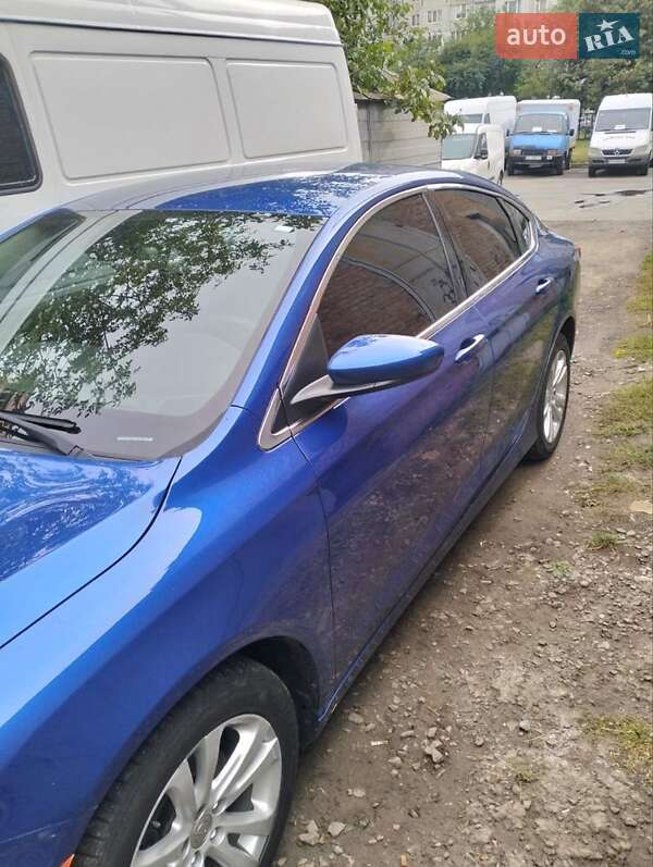 Седан Chrysler 200 2015 в 
