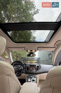 Седан Chrysler 200 2014 в Дніпрі
