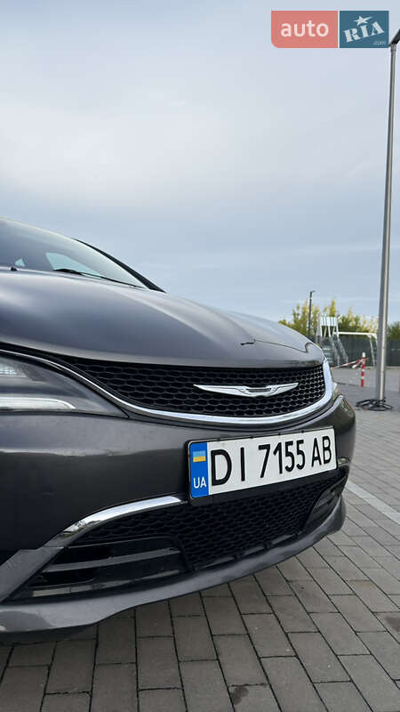 Седан Chrysler 200 2014 в Ровно