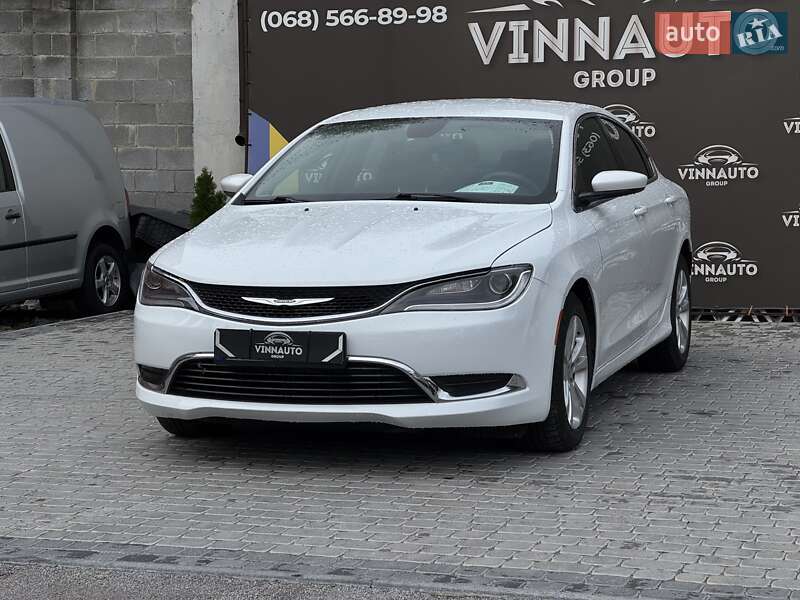 Седан Chrysler 200 2016 в Виннице