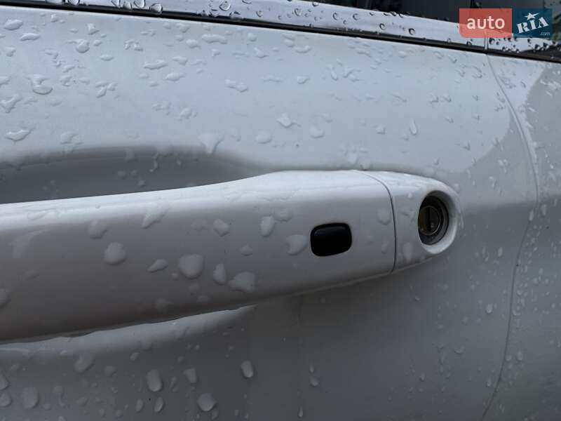 Седан Chrysler 200 2016 в Виннице