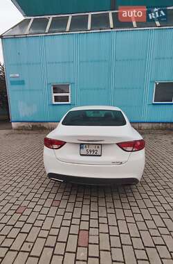 Седан Chrysler 200 2015 в 