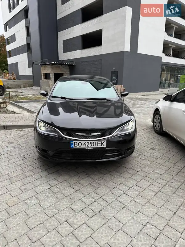 Chrysler 200
