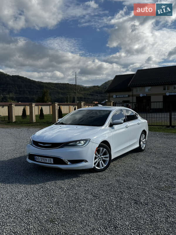 Седан Chrysler 200 2015 в 