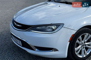Седан Chrysler 200 2015 в 