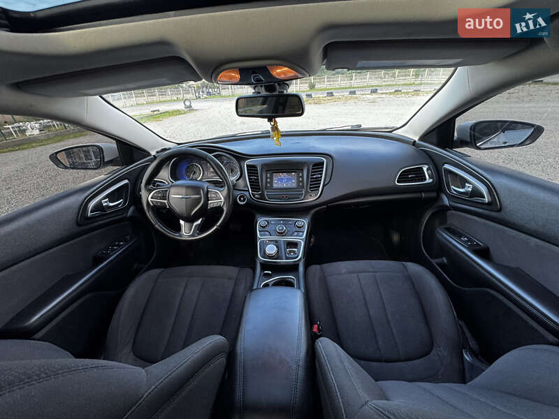 Седан Chrysler 200 2015 в Хусте