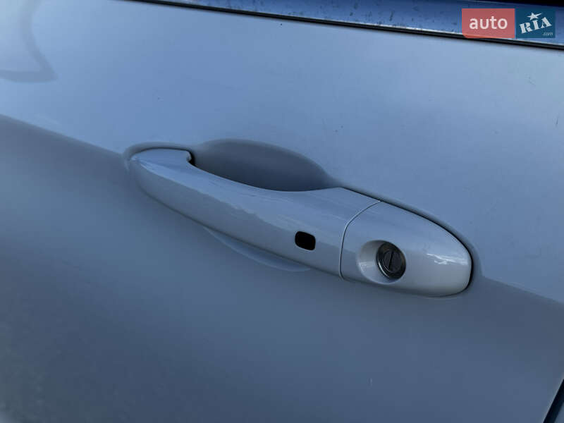 Седан Chrysler 200 2015 в Хусте