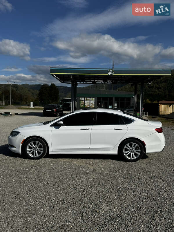 Седан Chrysler 200 2015 в Хусте