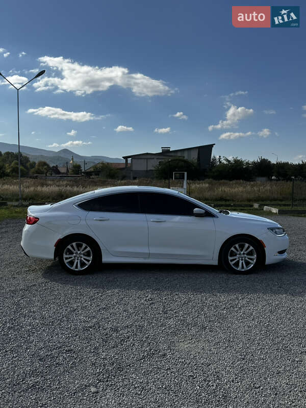 Седан Chrysler 200 2015 в Хусте