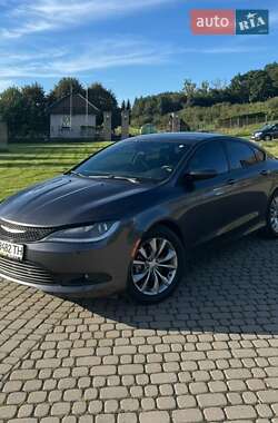 Седан Chrysler 200 2015 в Львове