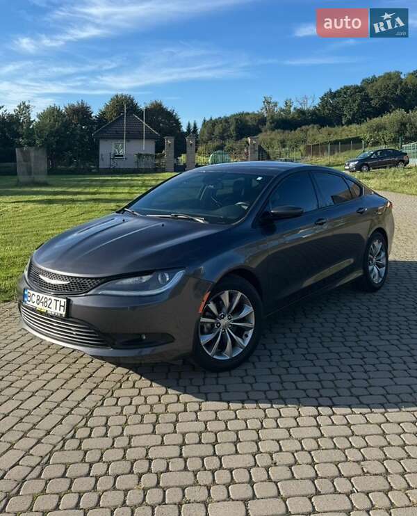 Седан Chrysler 200 2015 в 