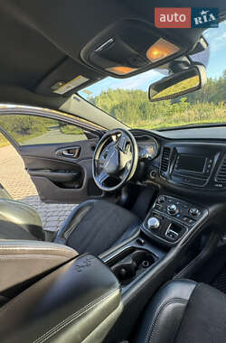 Седан Chrysler 200 2015 в 