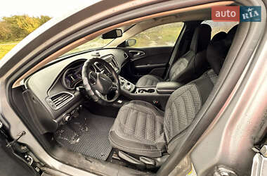 Седан Chrysler 200 2015 в 