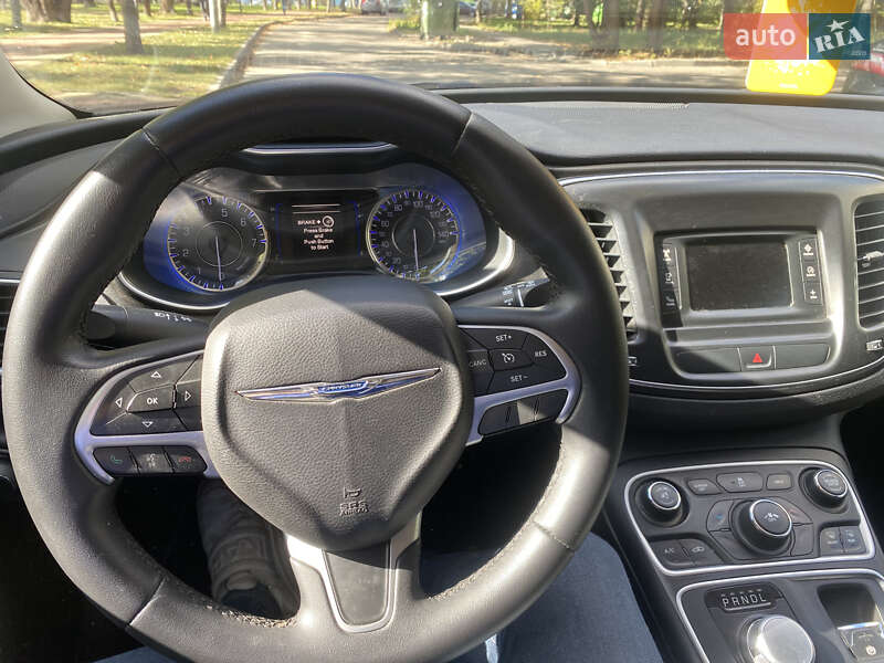 Седан Chrysler 200 2014 в Киеве