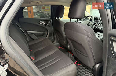 Седан Chrysler 200 2014 в 