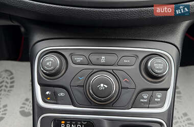 Седан Chrysler 200 2014 в 