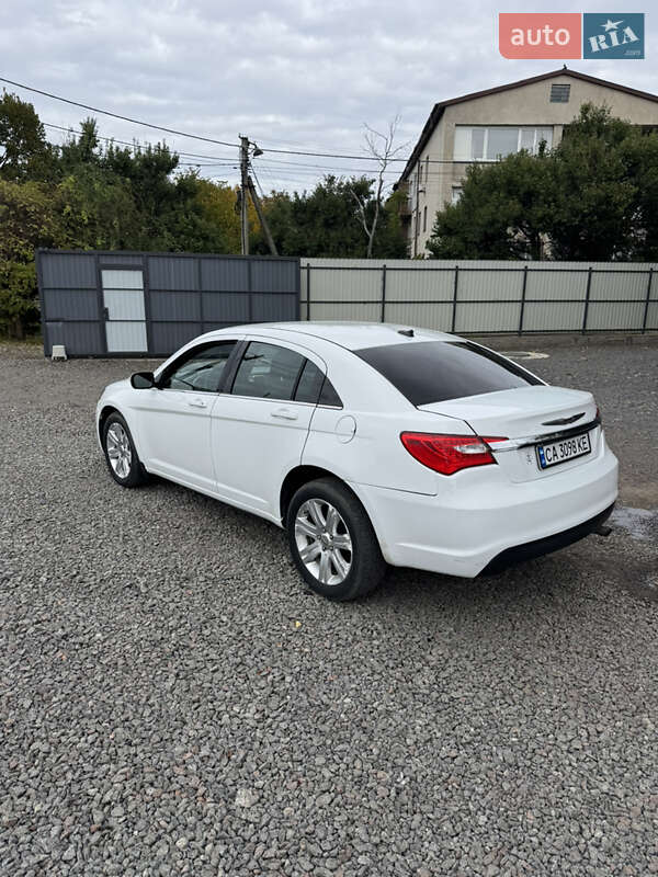 Седан Chrysler 200 2013 в Одессе