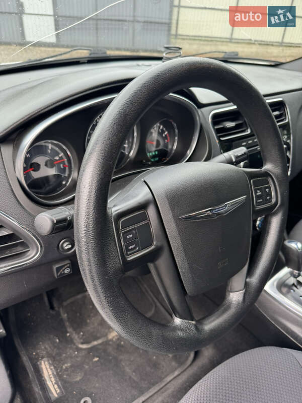 Седан Chrysler 200 2013 в Одессе