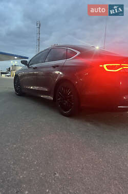 Седан Chrysler 200 2015 в 
