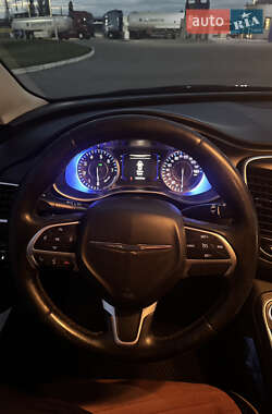 Седан Chrysler 200 2015 в 