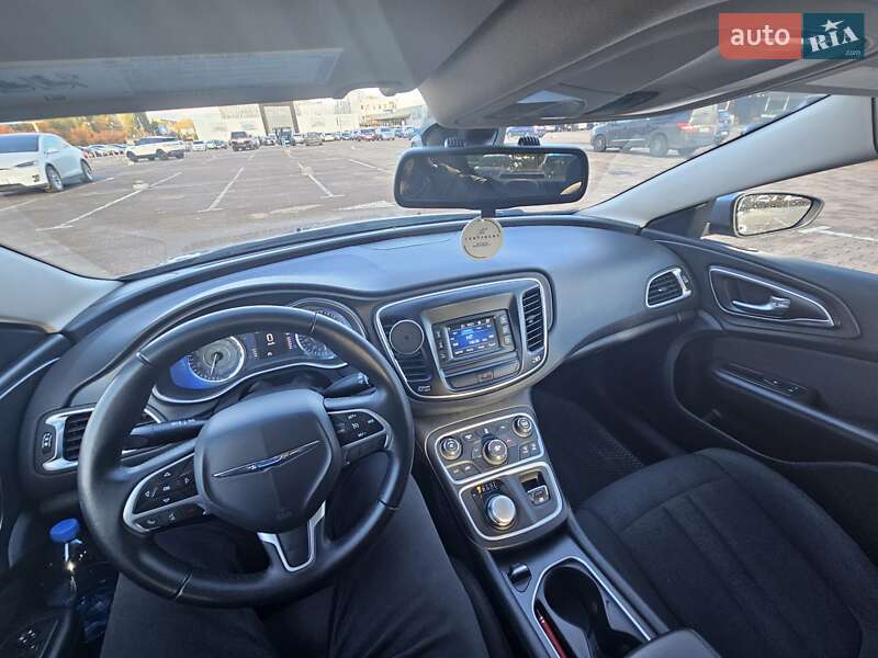 Седан Chrysler 200 2015 в Житомирі