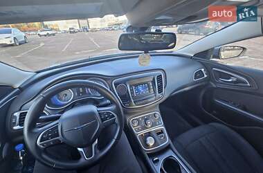Седан Chrysler 200 2015 в 