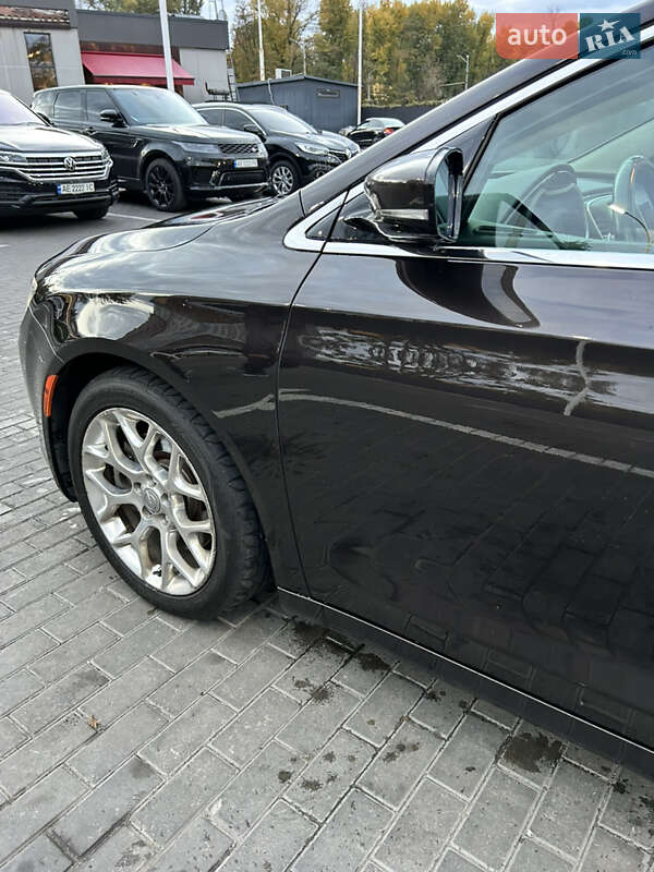 Седан Chrysler 200 2014 в Днепре