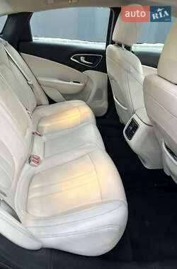Седан Chrysler 200 2014 в 