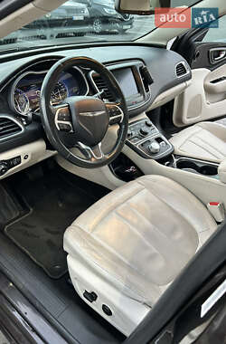 Седан Chrysler 200 2014 в 