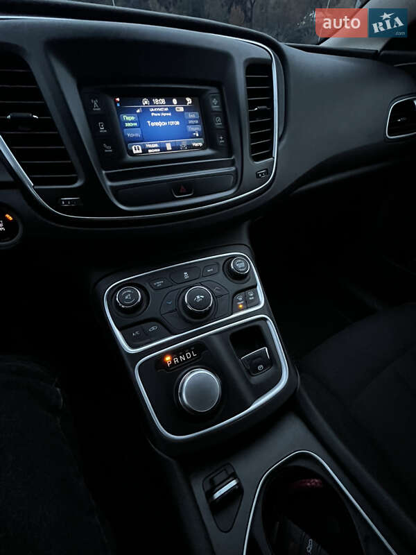 Седан Chrysler 200 2015 в Киеве фото 16 Седан Chrysler 200 2015 в Киеве