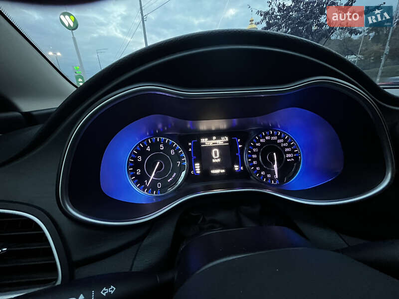 Седан Chrysler 200 2015 в Киеве фото 15 Седан Chrysler 200 2015 в Киеве