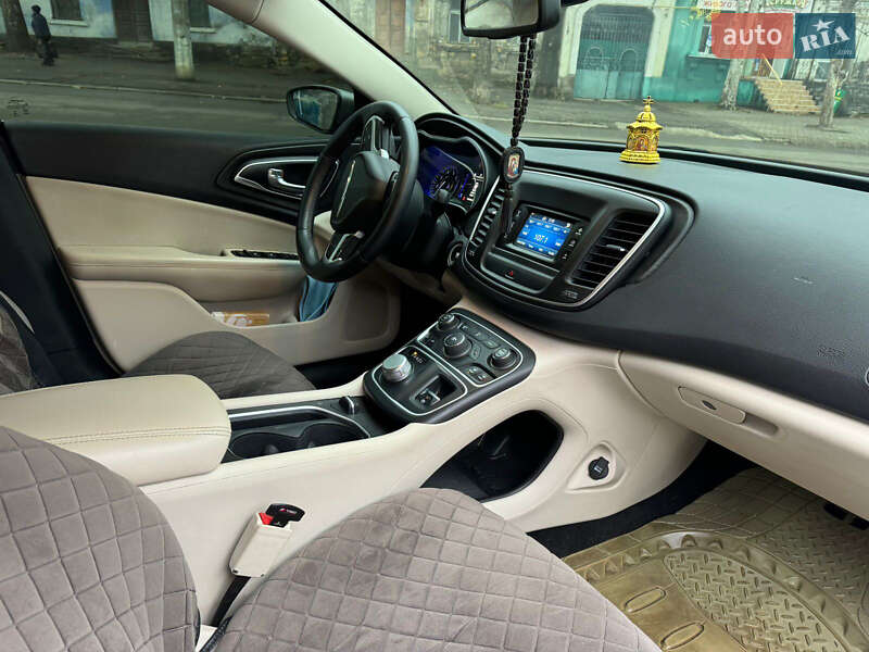 Седан Chrysler 200 2014 в Николаеве