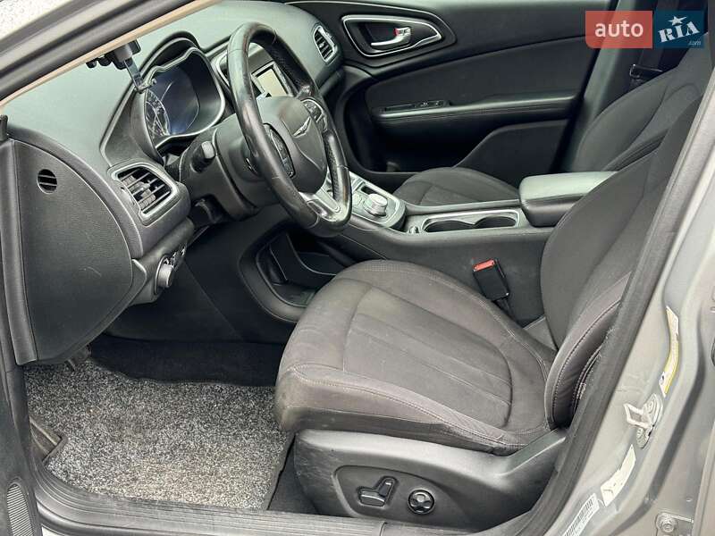 Седан Chrysler 200 2014 в Виннице