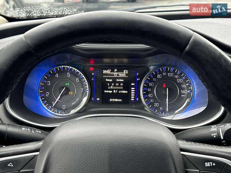 Седан Chrysler 200 2014 в Виннице