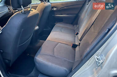 Седан Chrysler 200 2014 в 