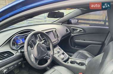 Седан Chrysler 200 2015 в  фото 4 Седан Chrysler 200 2015 в