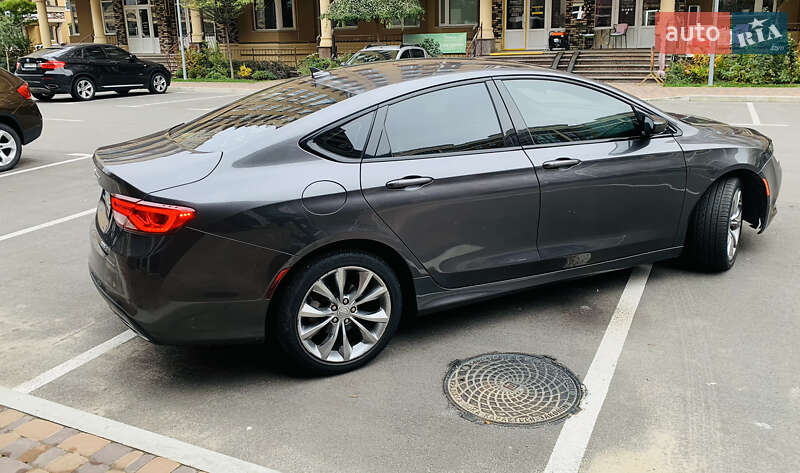 Седан Chrysler 200 2015 в Києві
