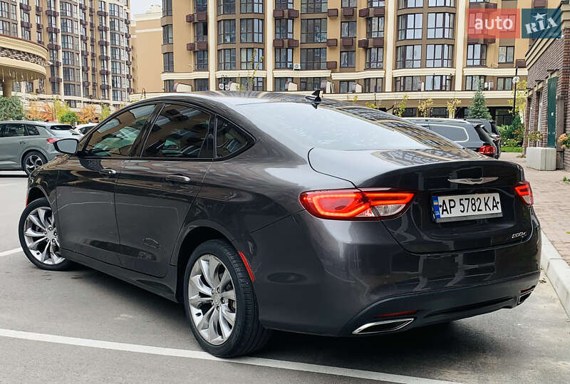 Седан Chrysler 200 2015 в Києві