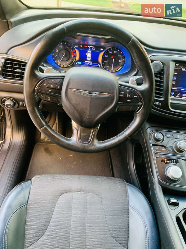 Седан Chrysler 200 2015 в Києві