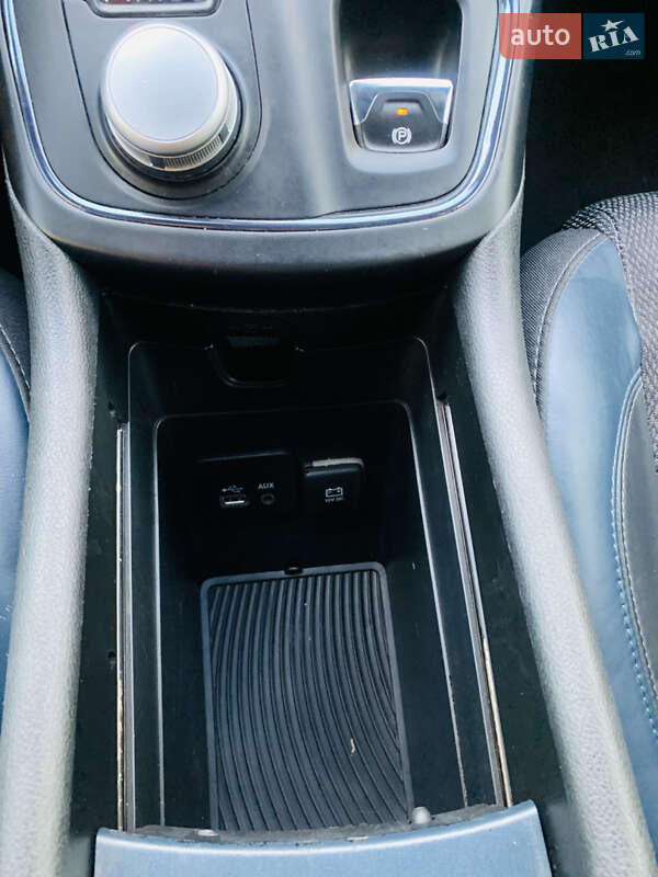 Седан Chrysler 200 2015 в Києві