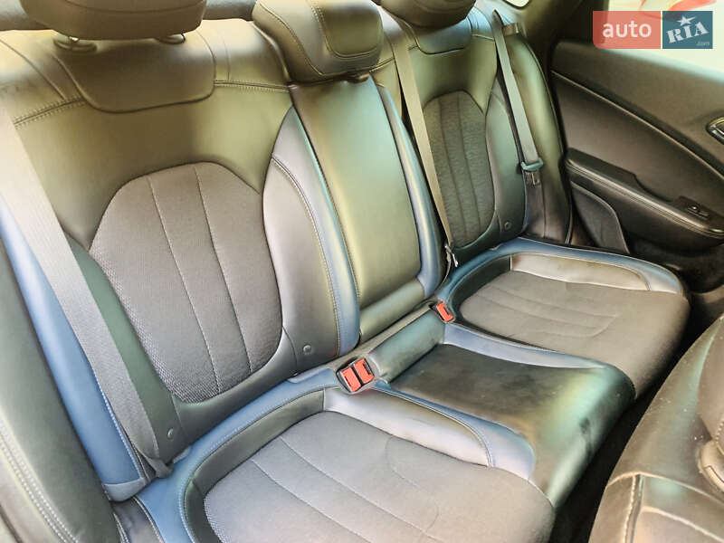 Седан Chrysler 200 2015 в Києві