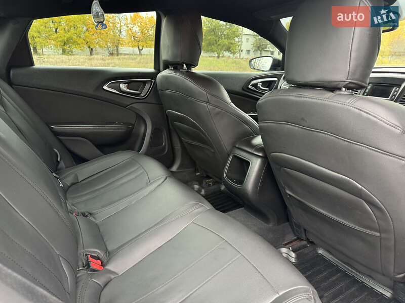 Седан Chrysler 200 2015 в Новомосковську фото 7 Седан Chrysler 200 2015 в Новомосковську