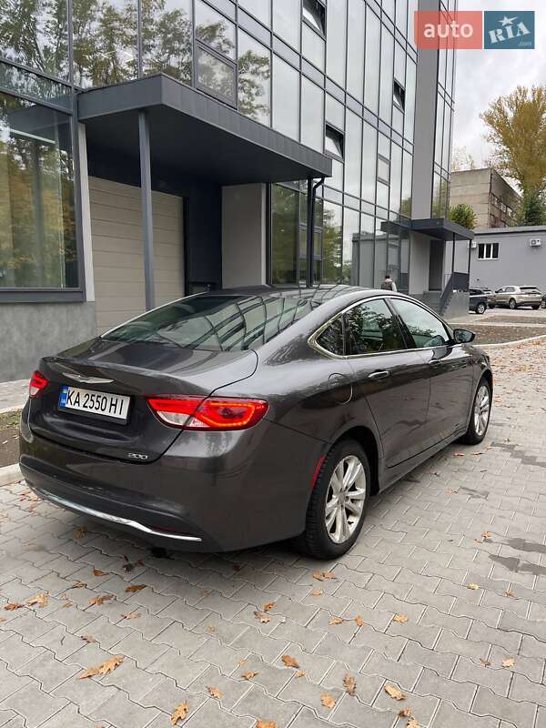 Седан Chrysler 200 2016 в Киеве