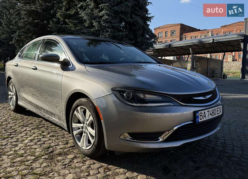 Седан Chrysler 200 2015 в Кропивницком